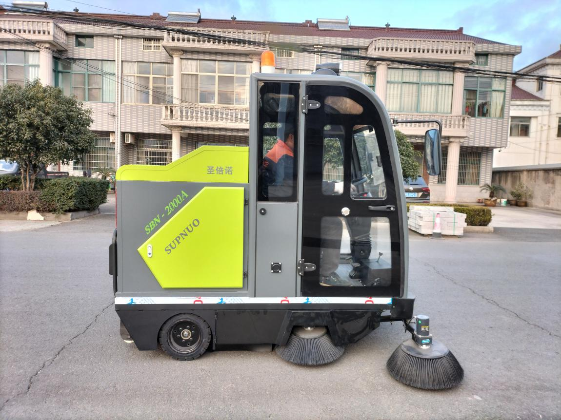 昌都龙马清扫车