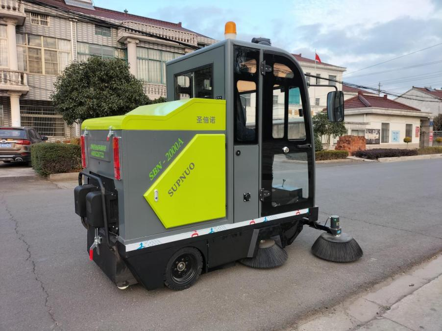 昌都龙建清扫车_0